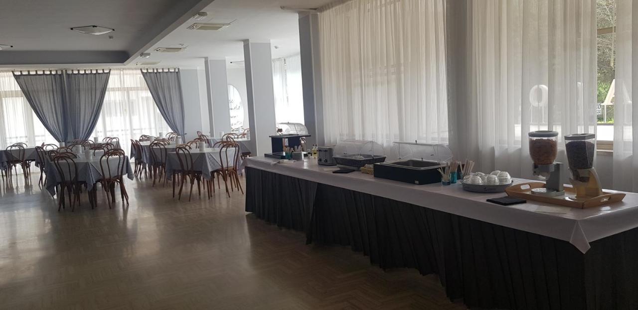 Hotel Monaco - Parcheggio Incluso Min 2 Gg ميلانو ماريتيما المظهر الخارجي الصورة