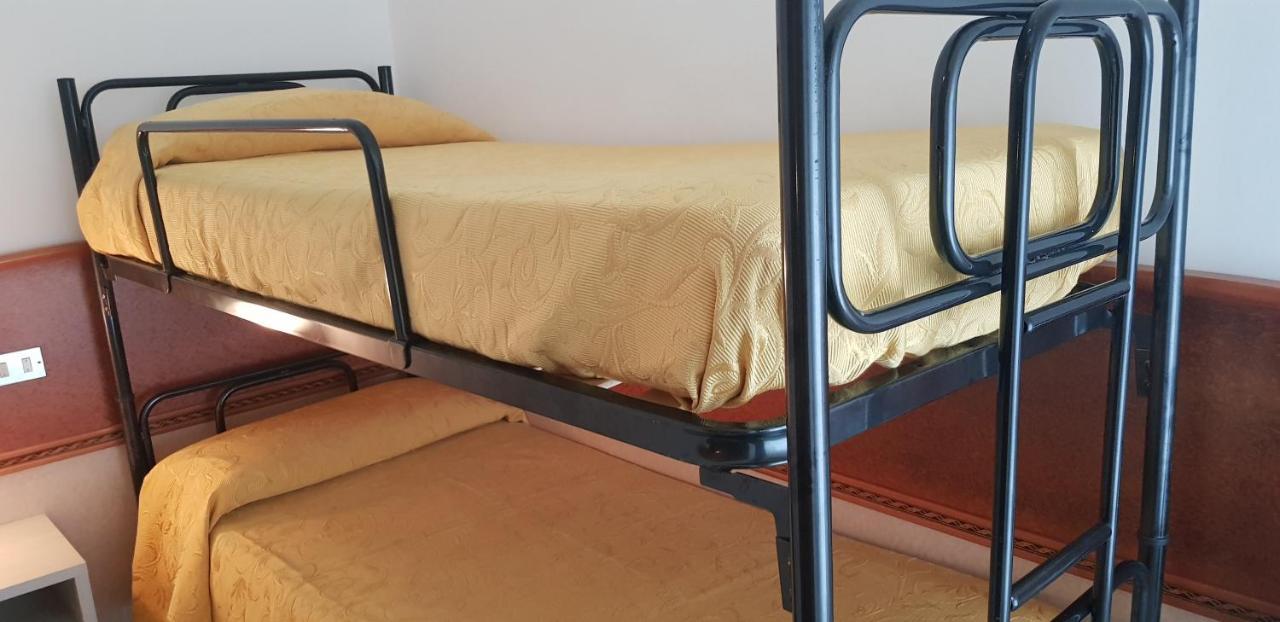 Hotel Monaco - Parcheggio Incluso Min 2 Gg ميلانو ماريتيما المظهر الخارجي الصورة