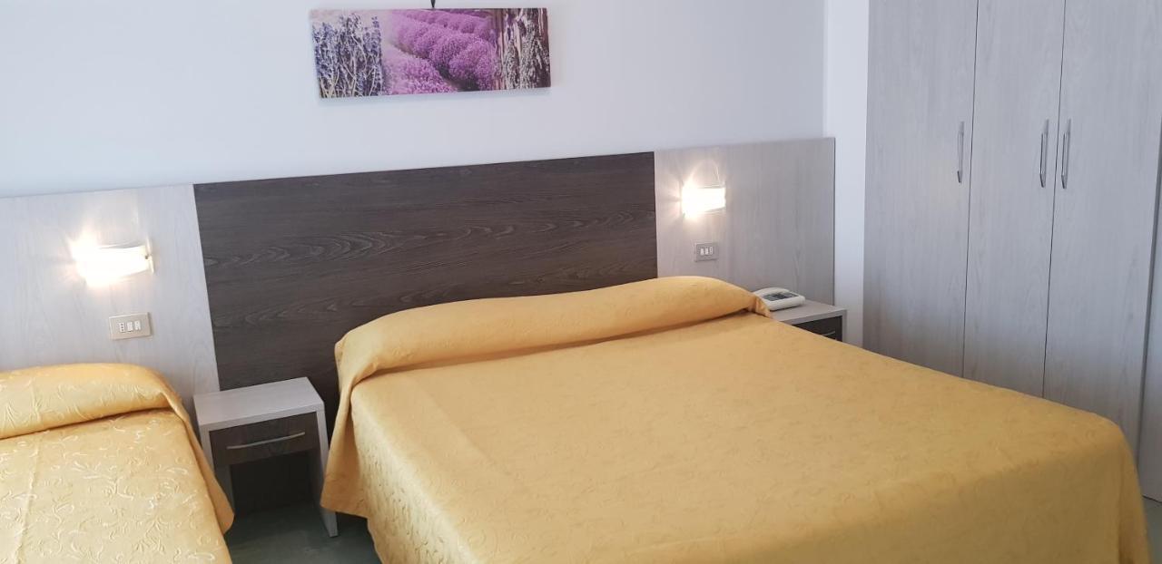 Hotel Monaco - Parcheggio Incluso Min 2 Gg ميلانو ماريتيما المظهر الخارجي الصورة