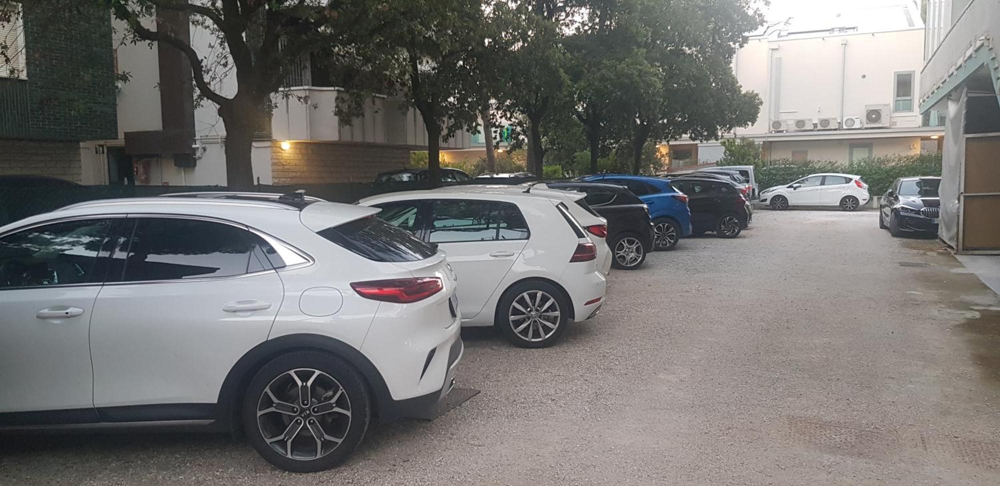 Hotel Monaco - Parcheggio Incluso Min 2 Gg ميلانو ماريتيما المظهر الخارجي الصورة