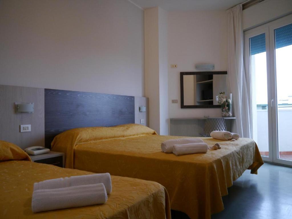 Hotel Monaco - Parcheggio Incluso Min 2 Gg ميلانو ماريتيما المظهر الخارجي الصورة