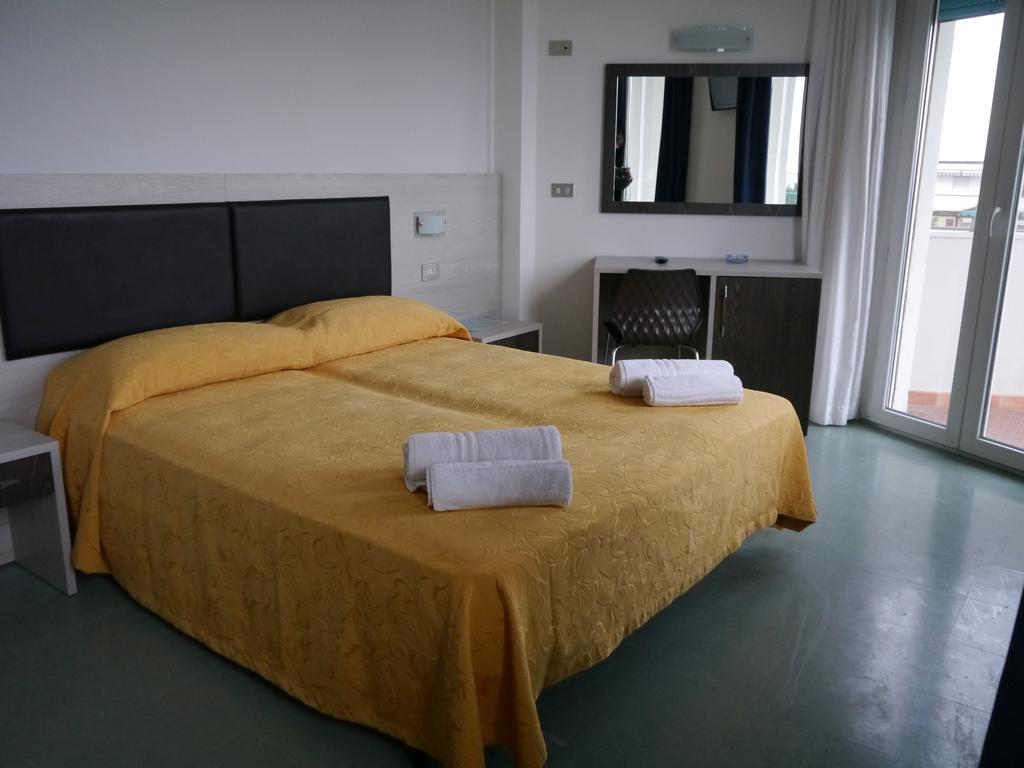 Hotel Monaco - Parcheggio Incluso Min 2 Gg ميلانو ماريتيما المظهر الخارجي الصورة