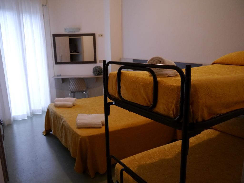 Hotel Monaco - Parcheggio Incluso Min 2 Gg ميلانو ماريتيما المظهر الخارجي الصورة