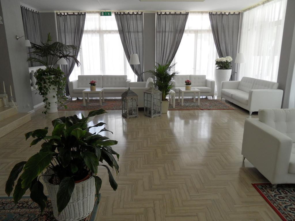 Hotel Monaco - Parcheggio Incluso Min 2 Gg ميلانو ماريتيما المظهر الخارجي الصورة