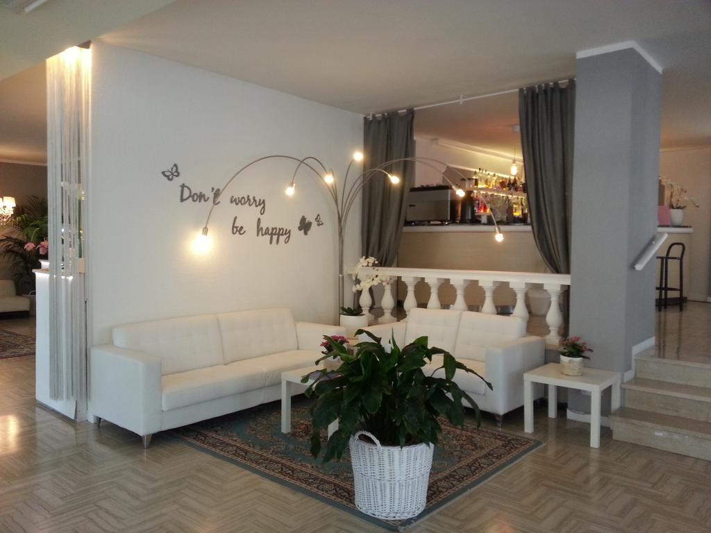 Hotel Monaco - Parcheggio Incluso Min 2 Gg ميلانو ماريتيما المظهر الخارجي الصورة