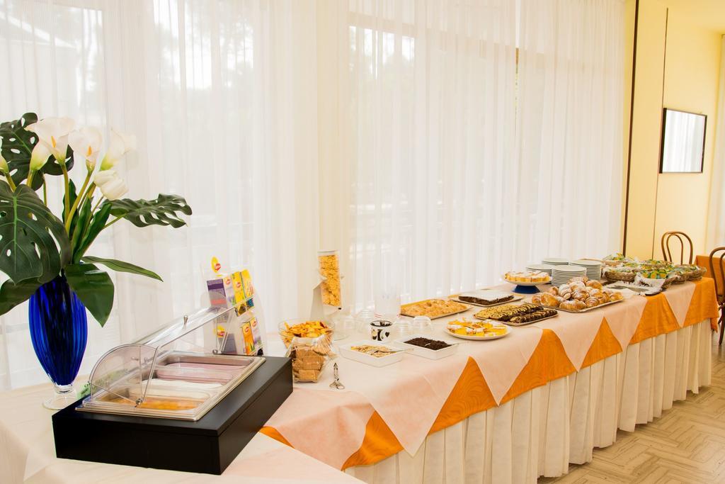 Hotel Monaco - Parcheggio Incluso Min 2 Gg ميلانو ماريتيما المظهر الخارجي الصورة